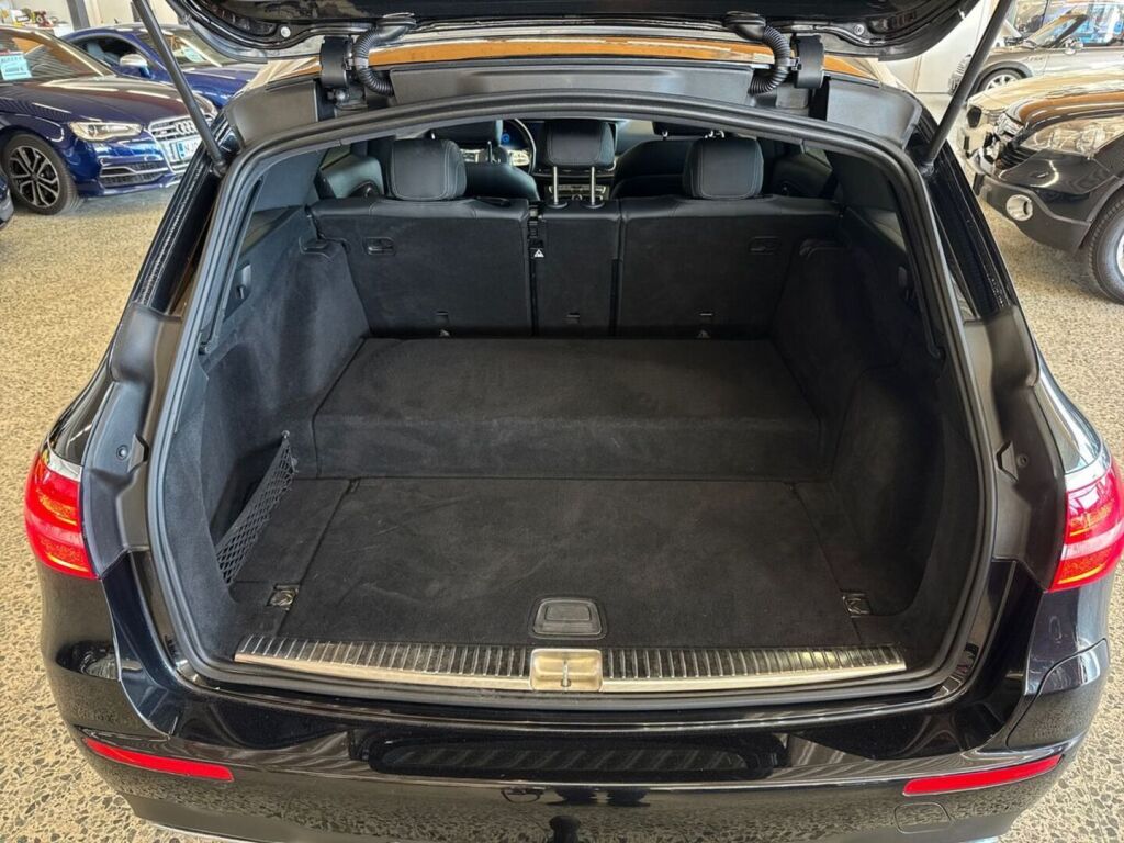 Mercedes-Benz E 2020 Musta