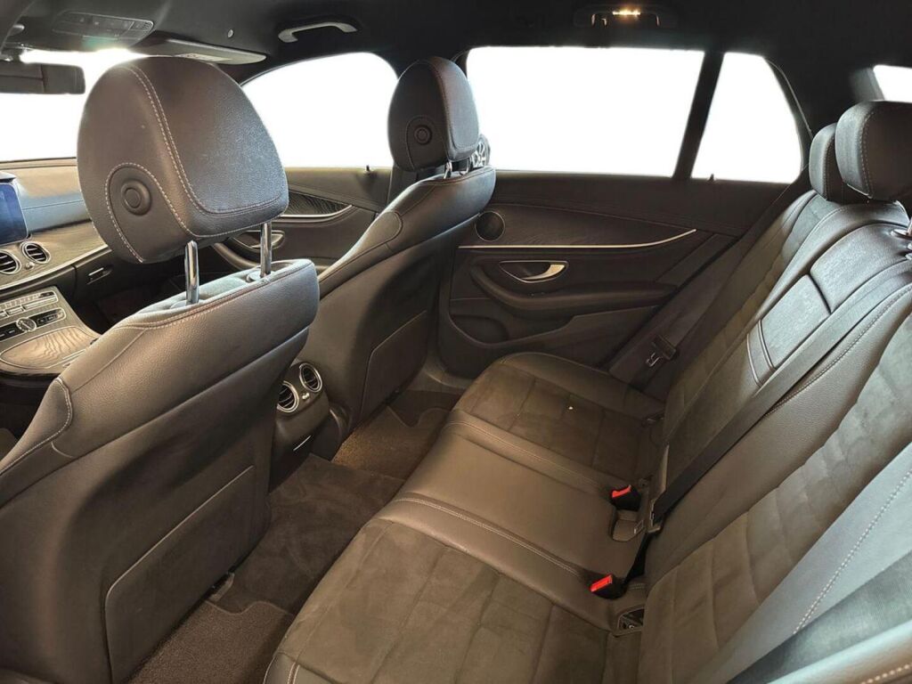 Mercedes-Benz E 2020 Musta