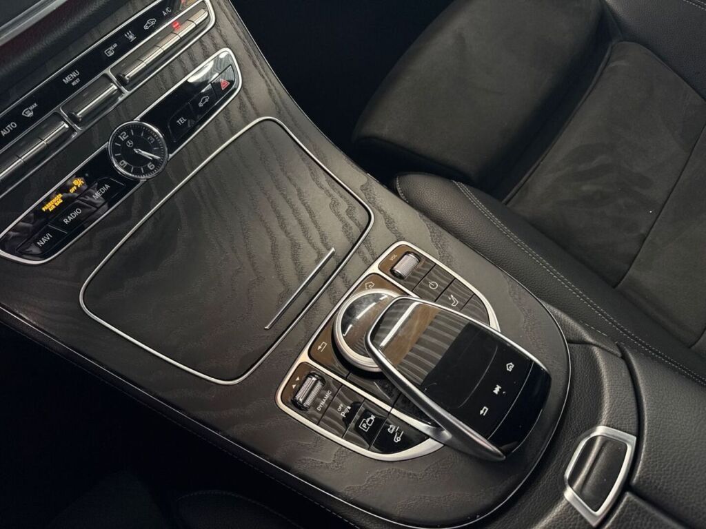 Mercedes-Benz E 2020 Musta