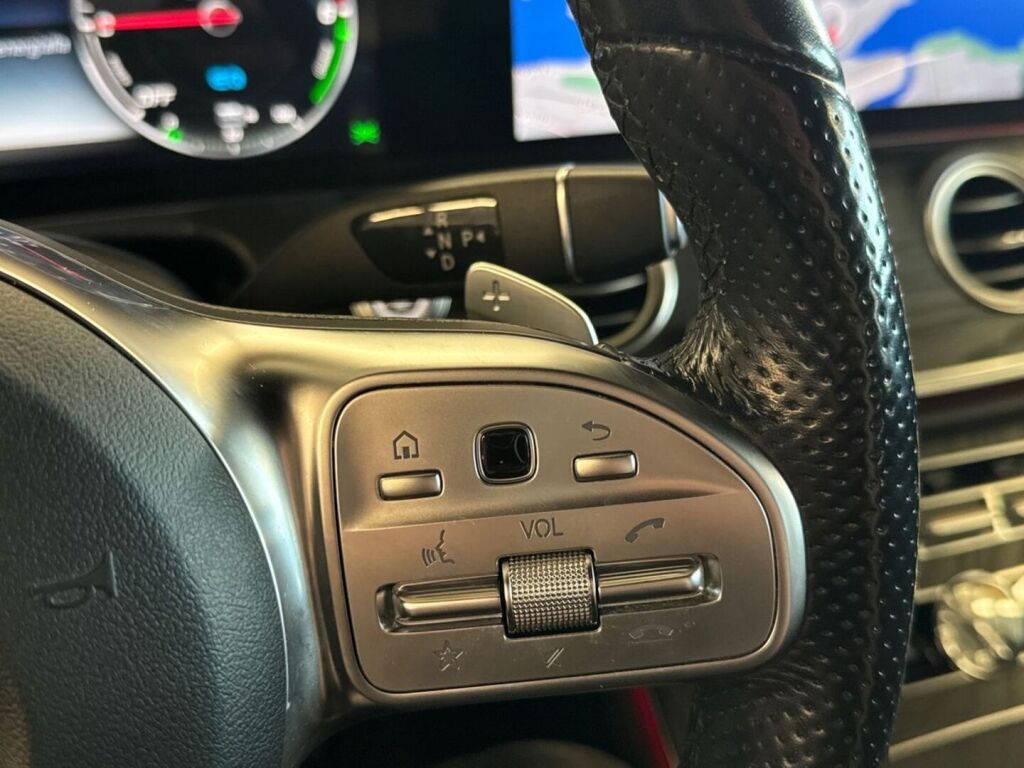 Mercedes-Benz E 2020 Musta