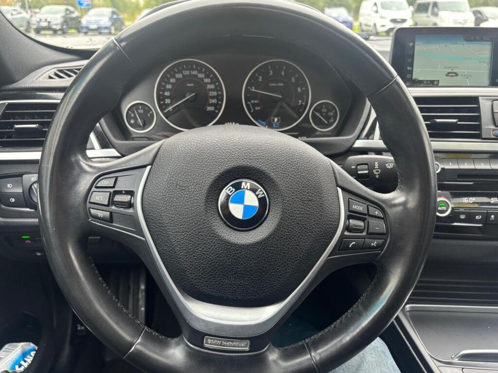 BMW 330 2016 Valkoinen