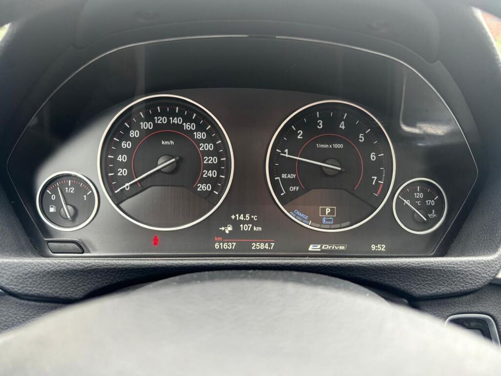 BMW 330 2016 Valkoinen