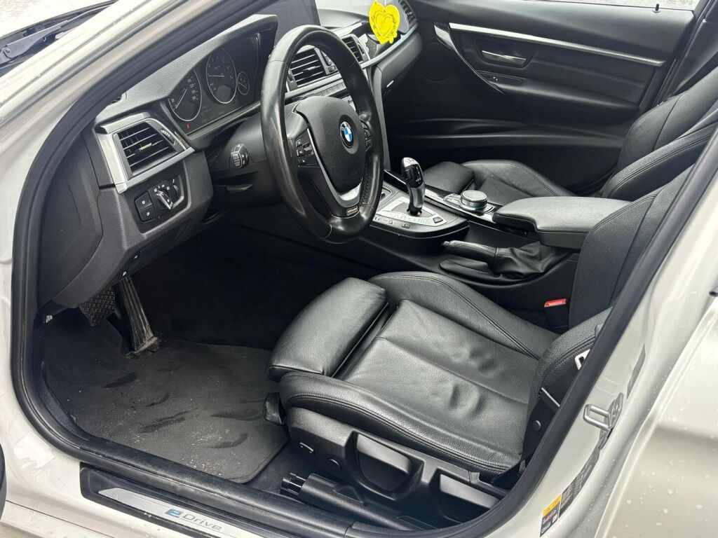 BMW 330 2016 Valkoinen