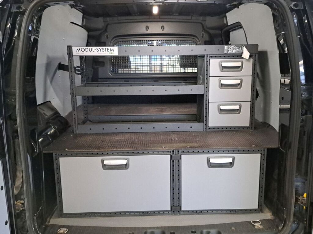 Volkswagen Caddy 2022 Musta