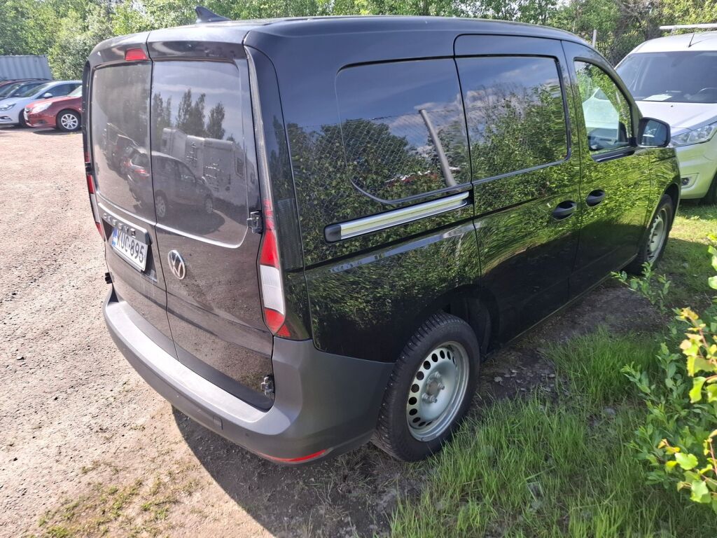 Volkswagen Caddy 2022 Musta