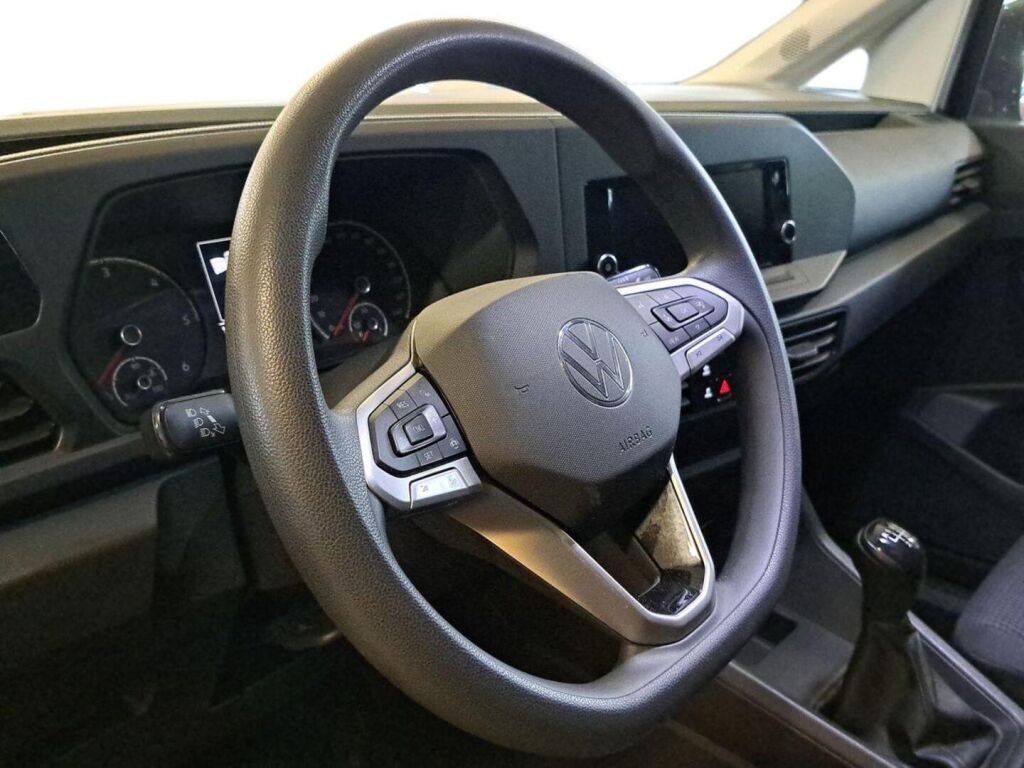 Volkswagen Caddy 2022 Musta
