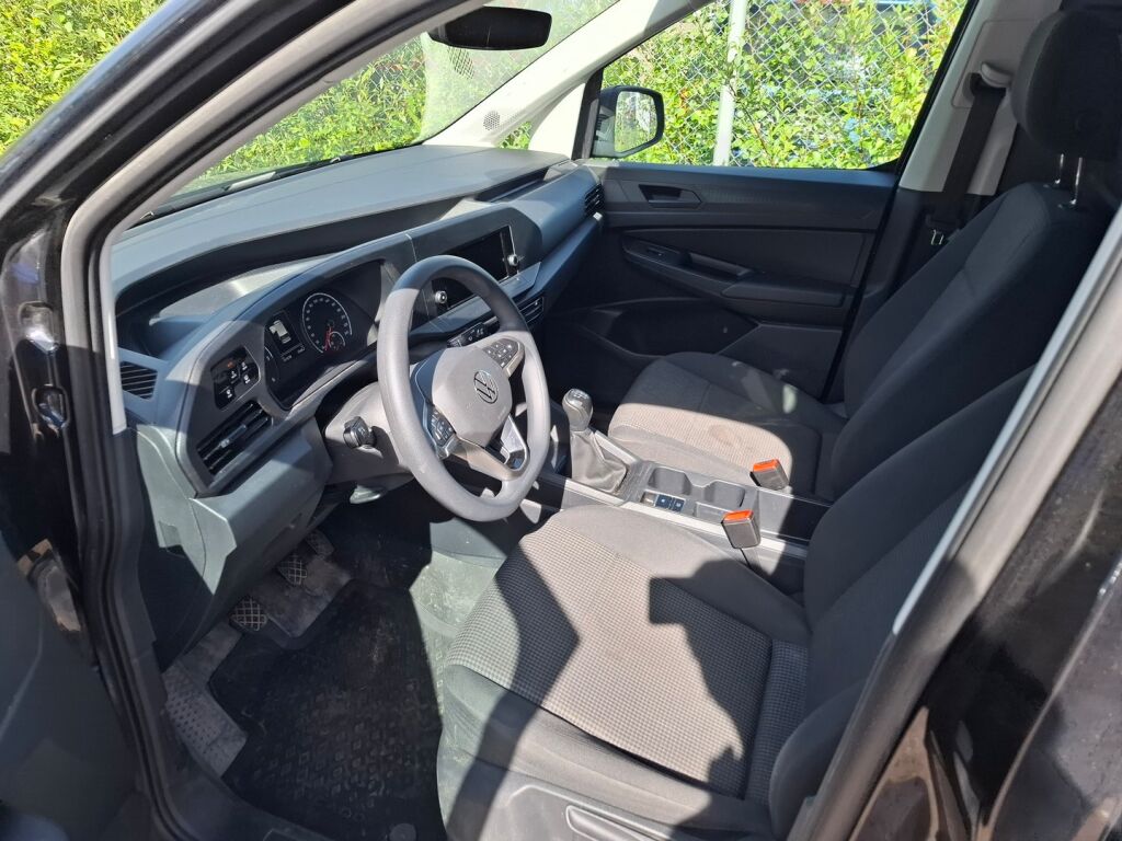 Volkswagen Caddy 2022 Musta
