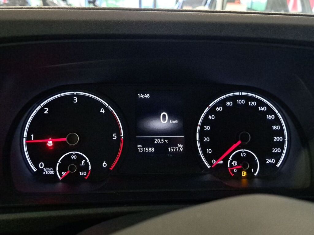 Volkswagen Caddy 2022 Musta