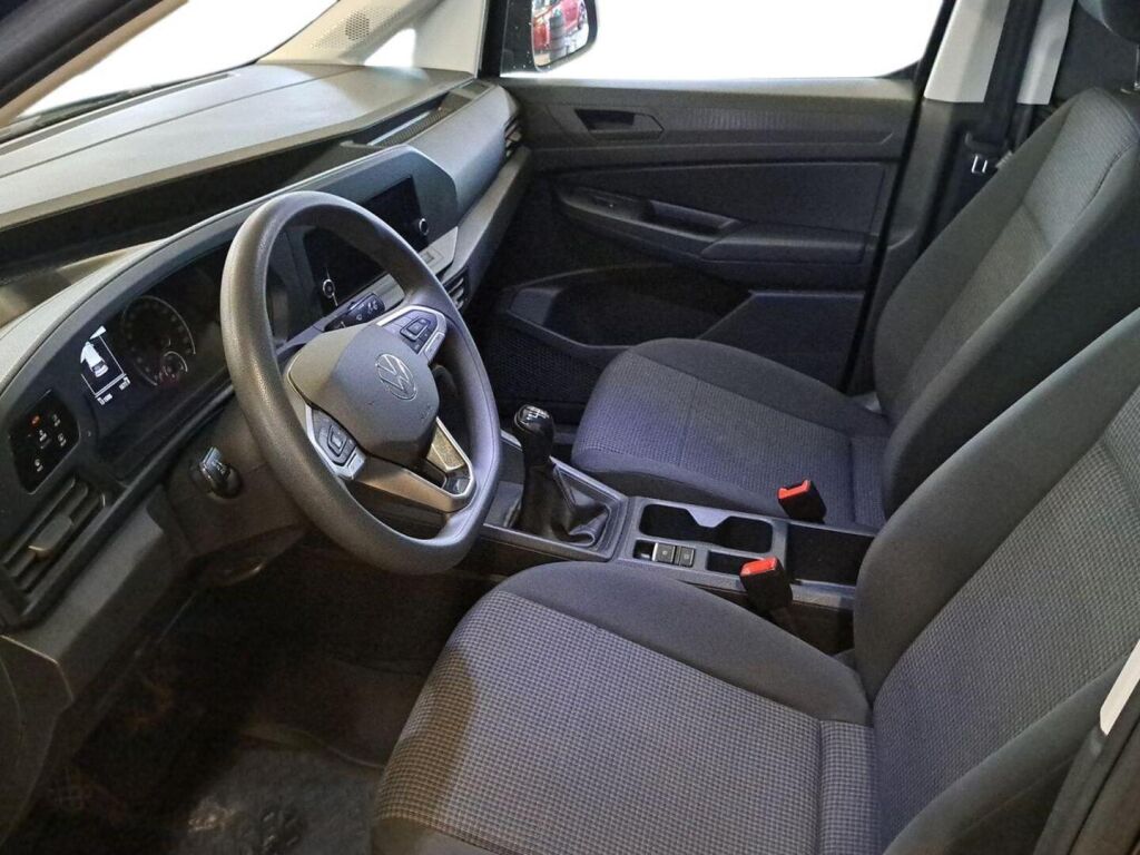 Volkswagen Caddy 2022 Musta