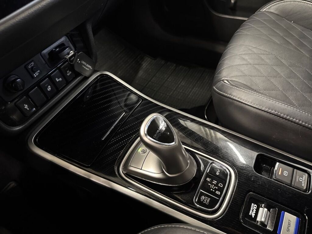 Mitsubishi Outlander PHEV 2019 Valkoinen