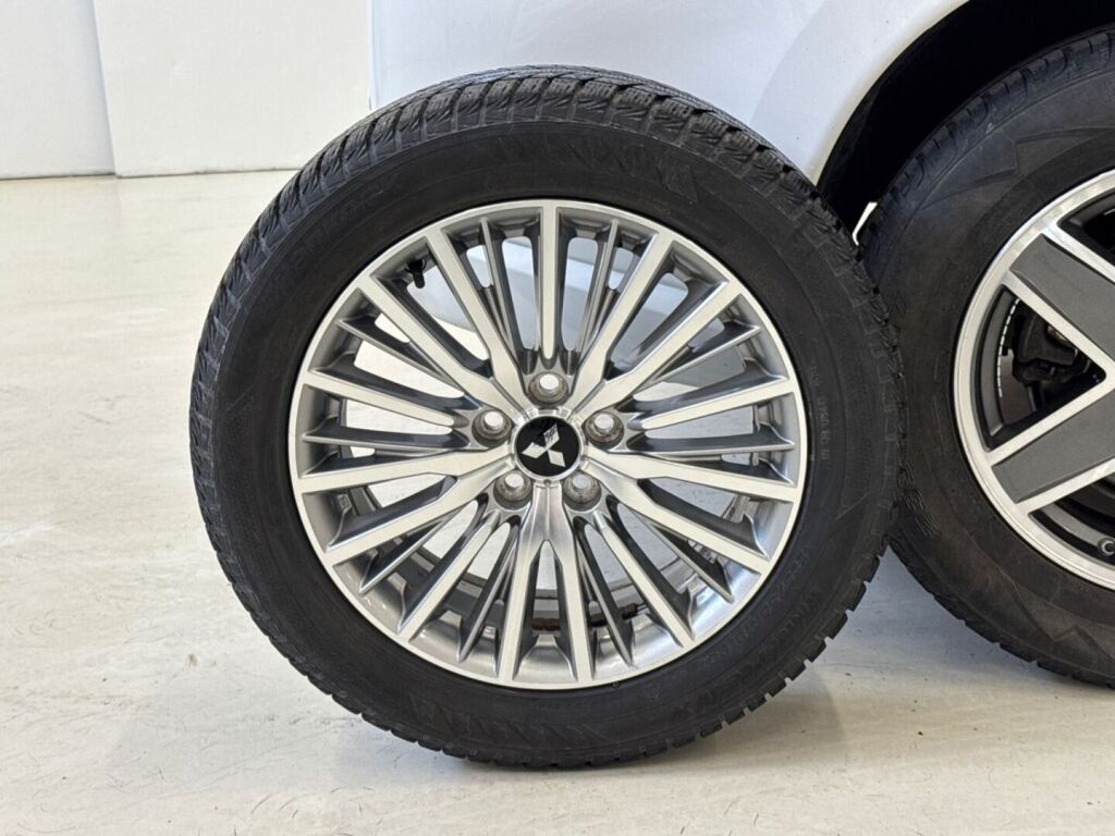 Mitsubishi Outlander PHEV 2019 Valkoinen