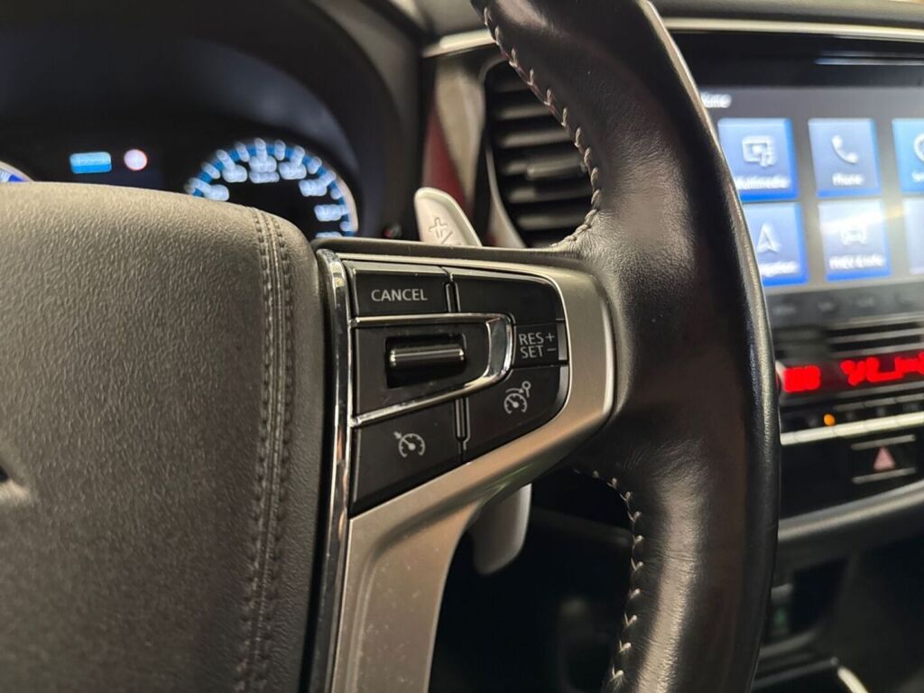 Mitsubishi Outlander PHEV 2019 Valkoinen