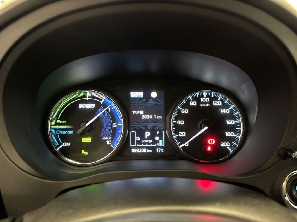 Mitsubishi Outlander PHEV 2019 Valkoinen