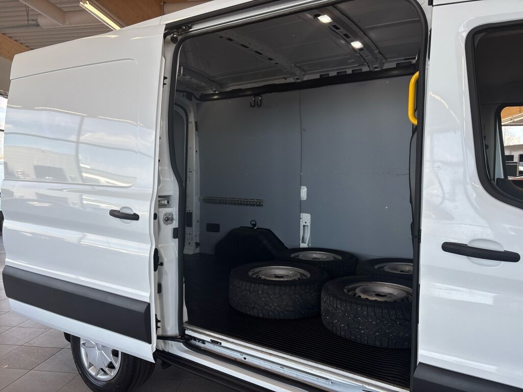 Ford Transit 2021 Valkoinen