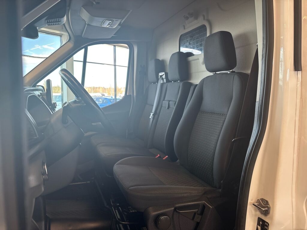 Ford Transit 2021 Valkoinen