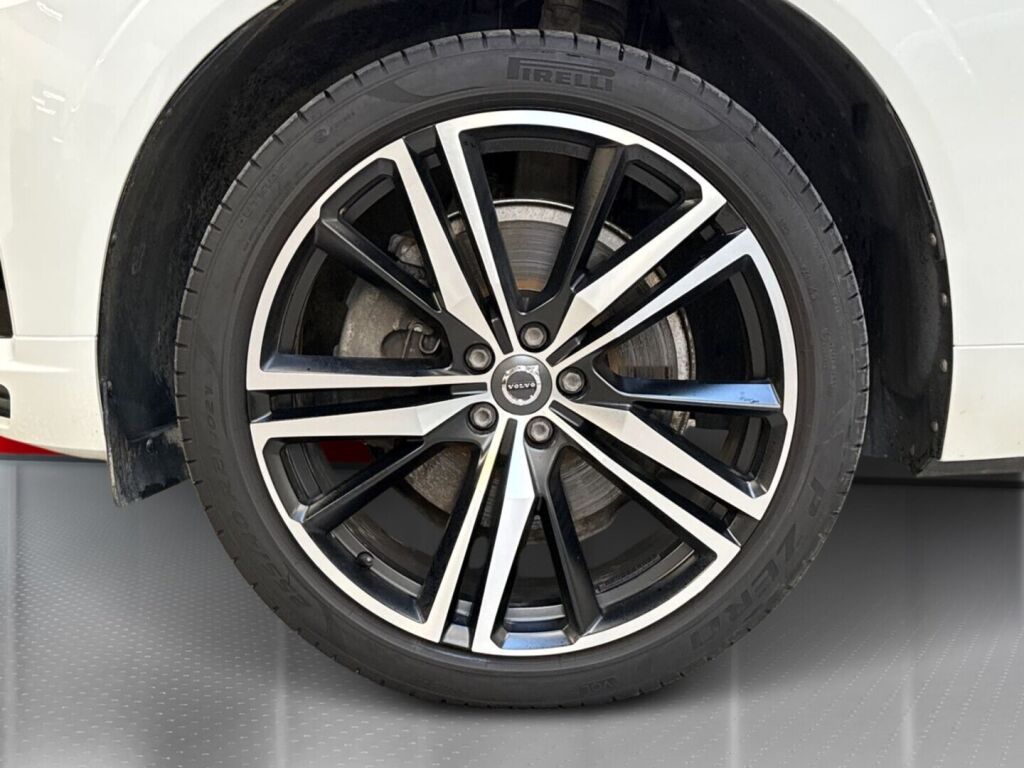 Volvo XC60 2021 Valkoinen