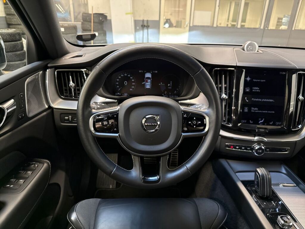 Volvo XC60 2021 Valkoinen