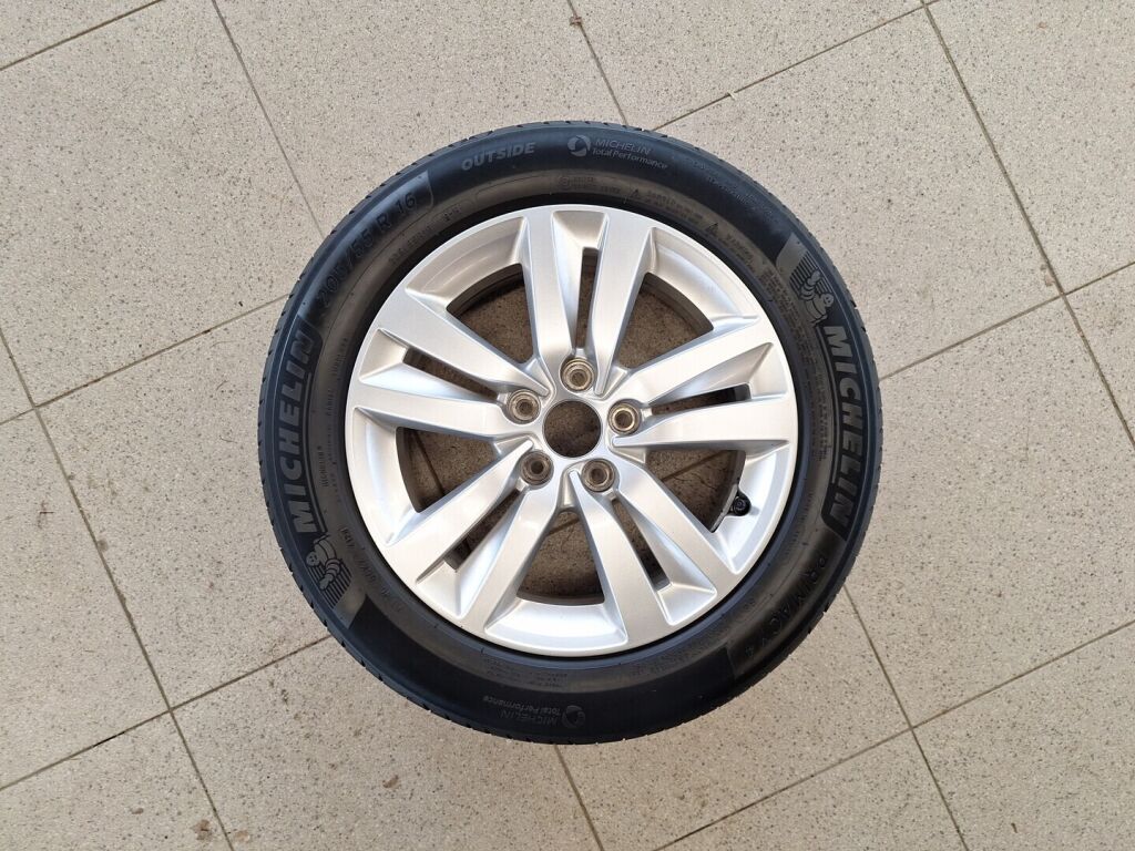 Peugeot 308 2021 Musta