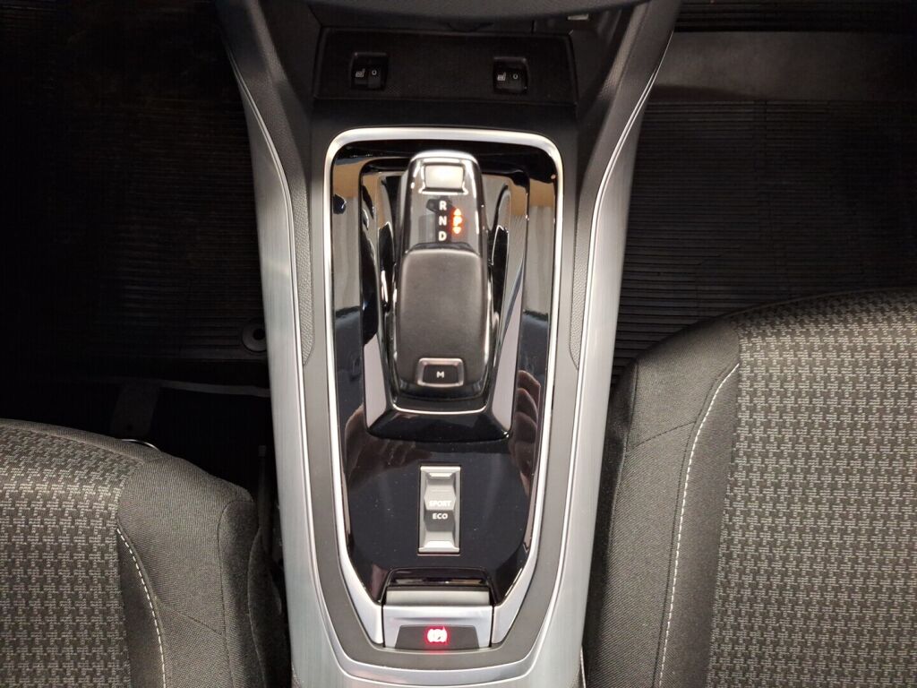 Peugeot 308 2021 Musta