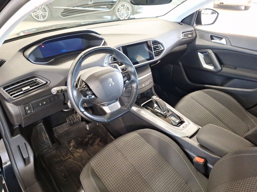 Peugeot 308 2021 Musta