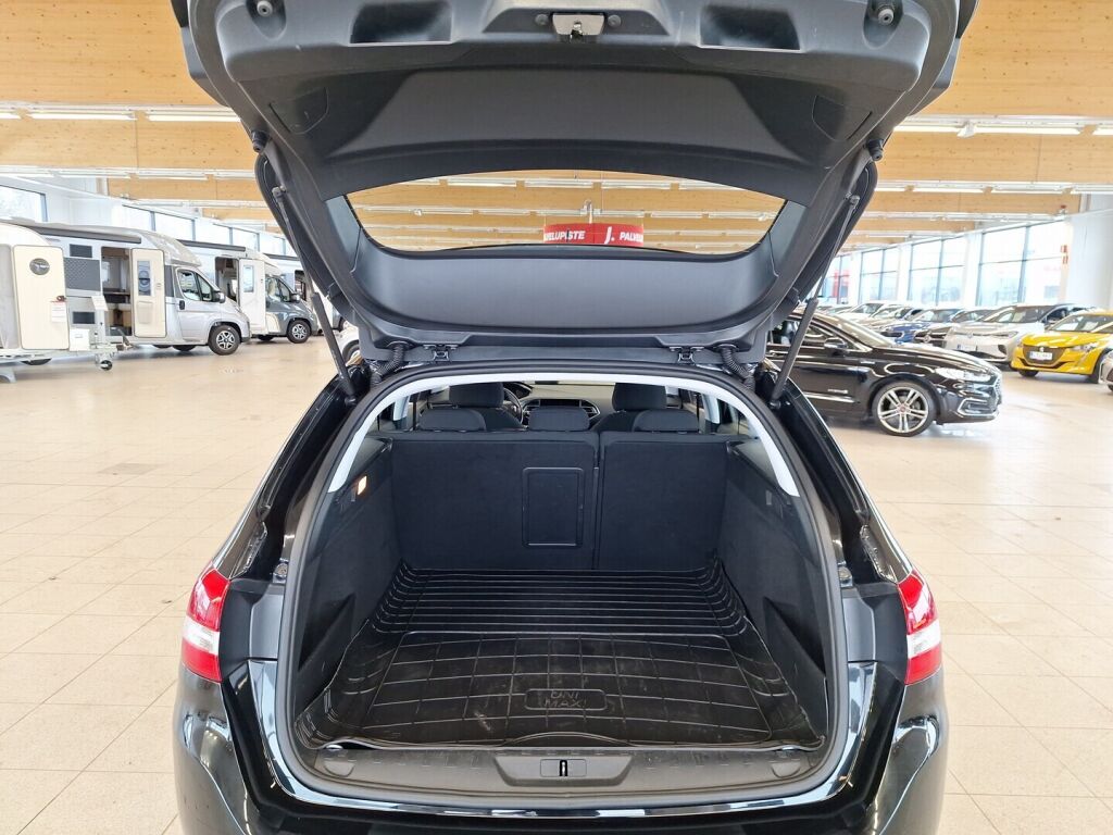 Peugeot 308 2021 Musta