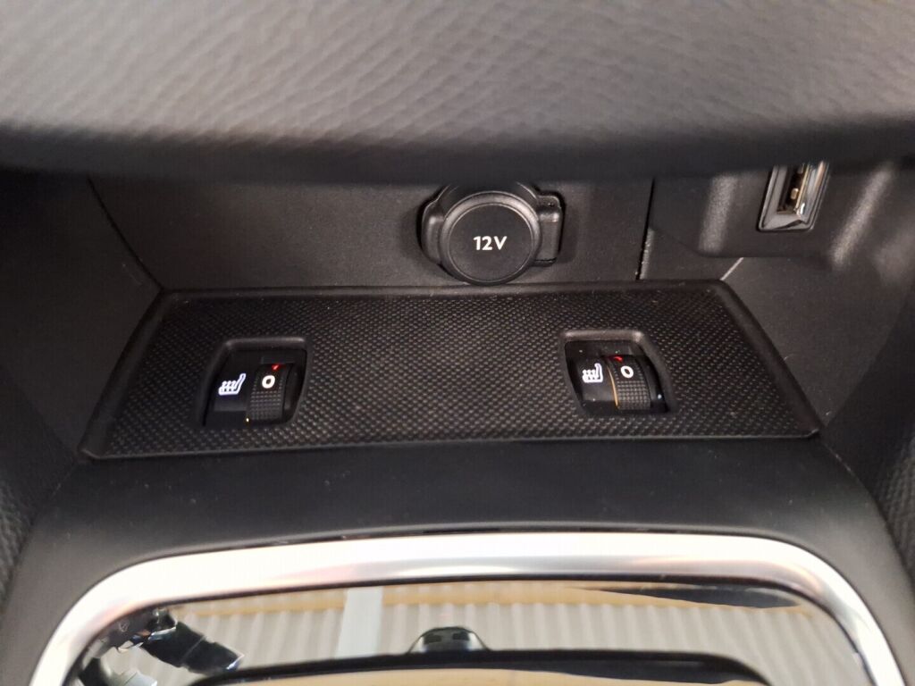 Peugeot 308 2021 Musta