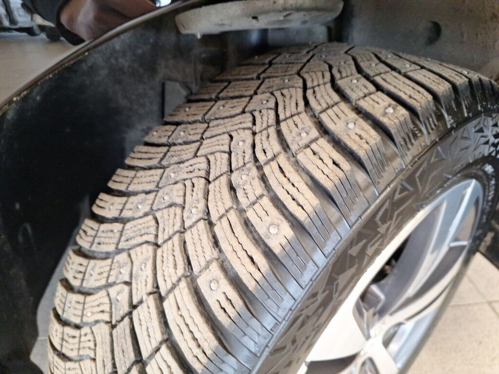 Peugeot 308 2021 Musta