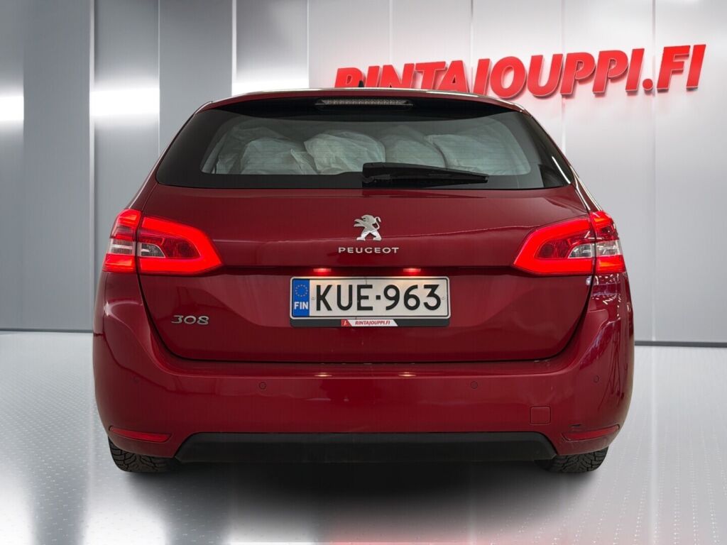 Peugeot 308 2021 Punainen