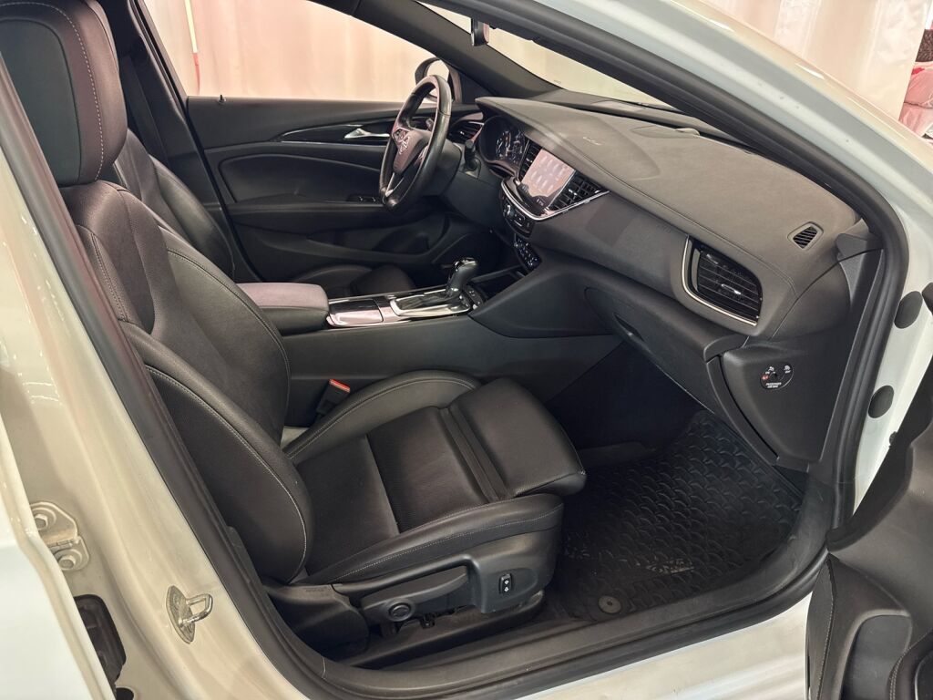 Opel Insignia 2021 Valkoinen