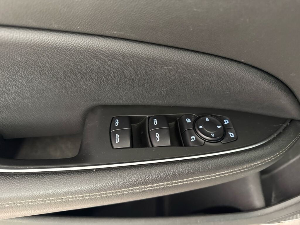 Opel Insignia 2021 Valkoinen