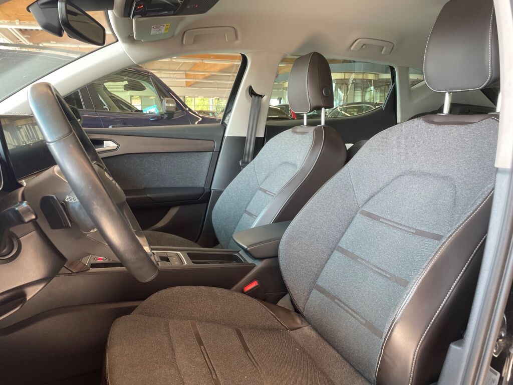 Seat Leon 2020 Musta