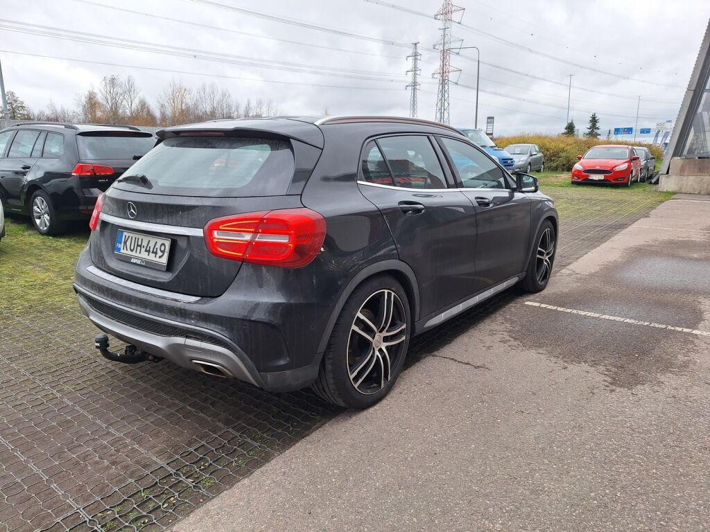 Mercedes-Benz GLA 2014 Musta