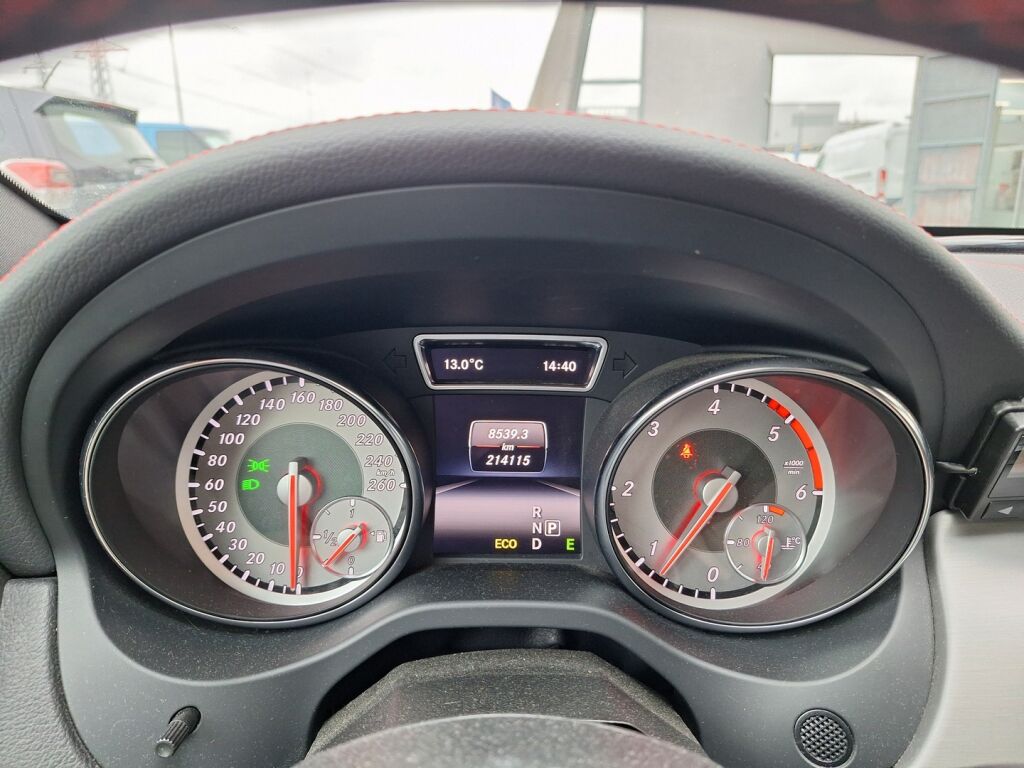 Mercedes-Benz GLA 2014 Musta