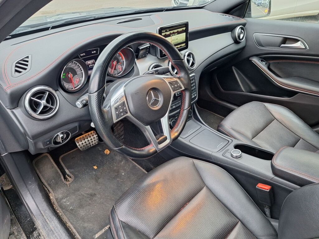Mercedes-Benz GLA 2014 Musta