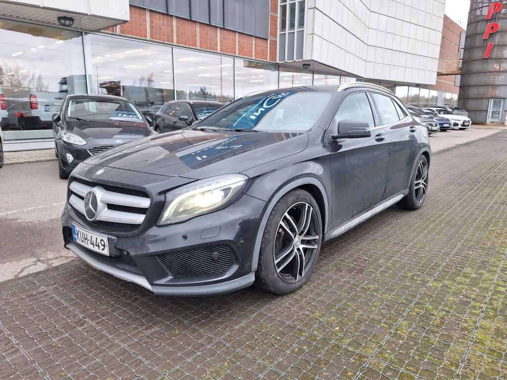 Mercedes-Benz GLA 2014 Musta