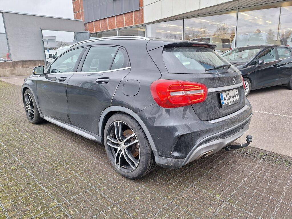 Mercedes-Benz GLA 2014 Musta