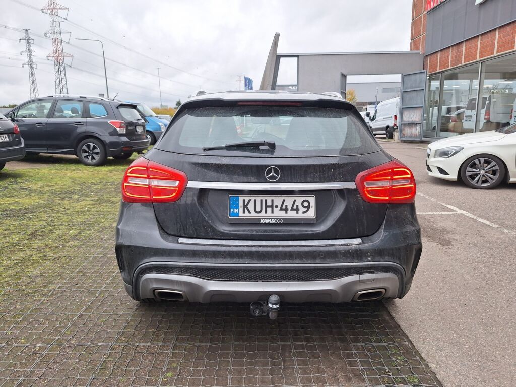 Mercedes-Benz GLA 2014 Musta