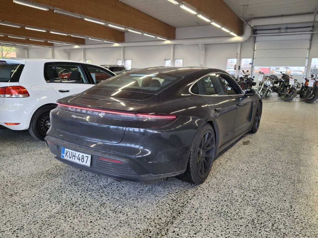 Porsche Taycan 2021 Musta