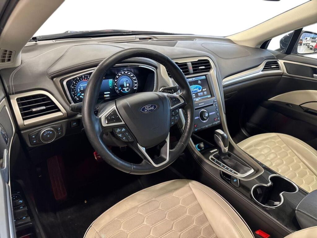 Ford Mondeo 2016 Musta