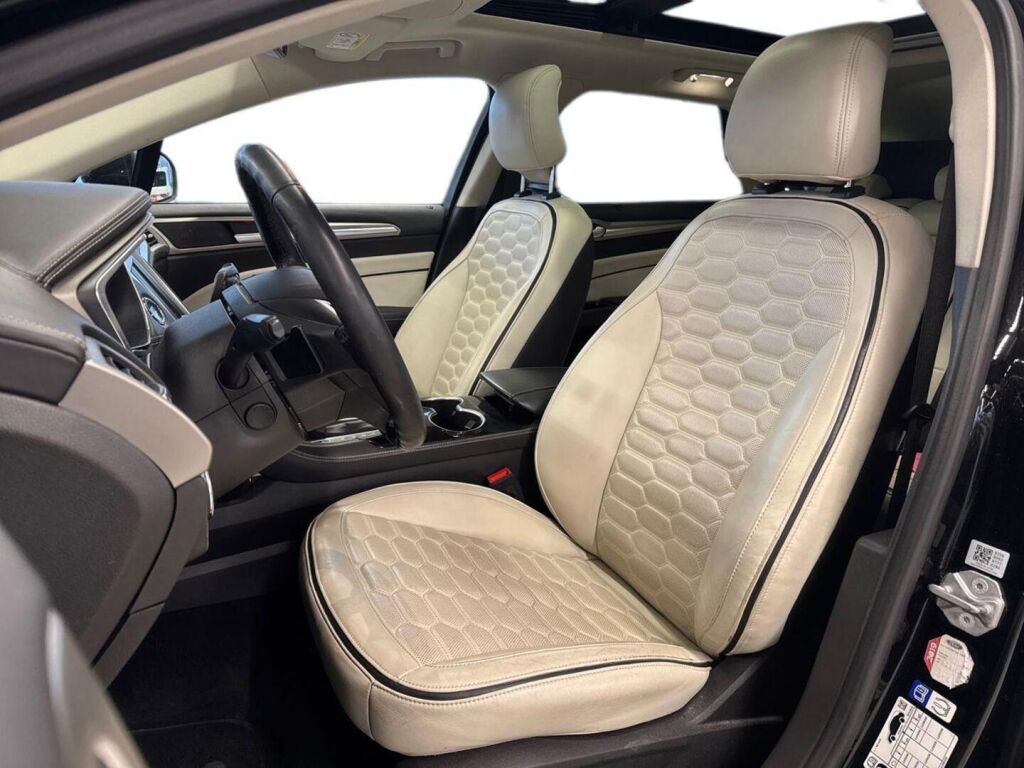 Ford Mondeo 2016 Musta