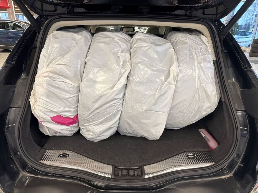 Ford Mondeo 2016 Musta