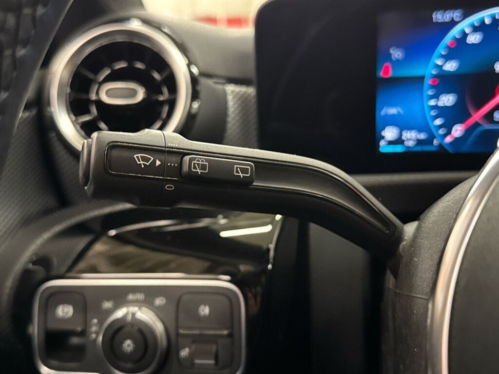 Mercedes-Benz A 2021 Harmaa