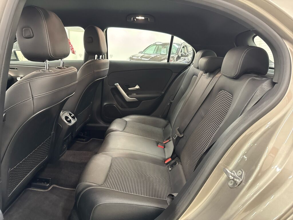 Mercedes-Benz A 2021 Harmaa