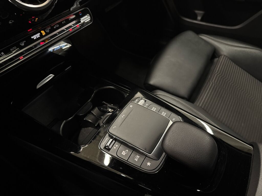 Mercedes-Benz A 2021 Harmaa