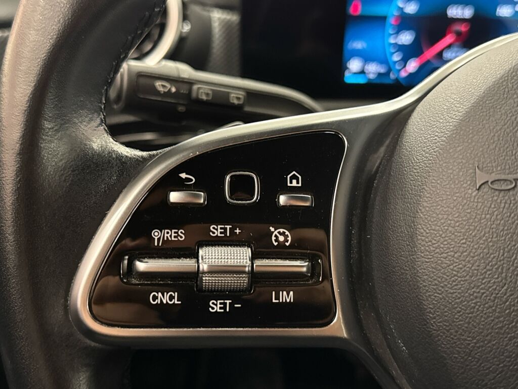 Mercedes-Benz A 2021 Harmaa