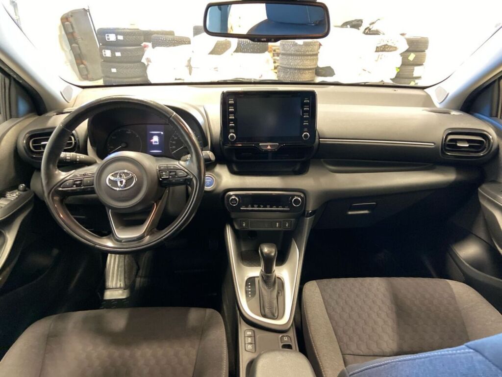 Toyota Yaris 2021 Valkoinen