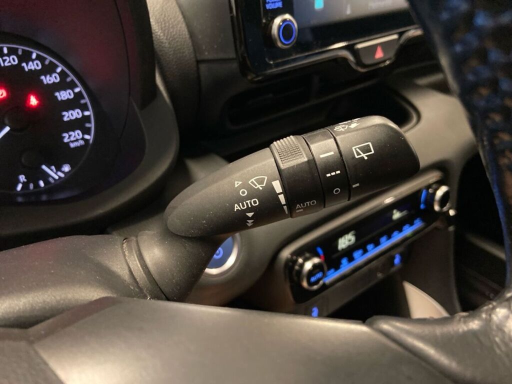 Toyota Yaris 2021 Valkoinen