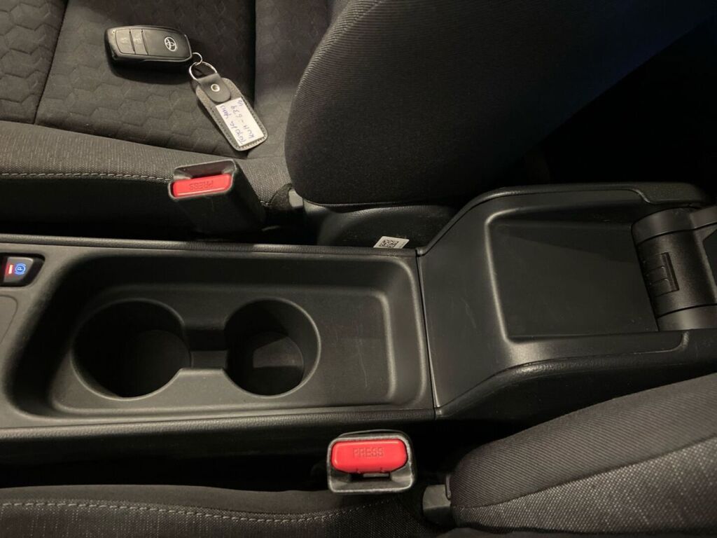 Toyota Yaris 2021 Valkoinen