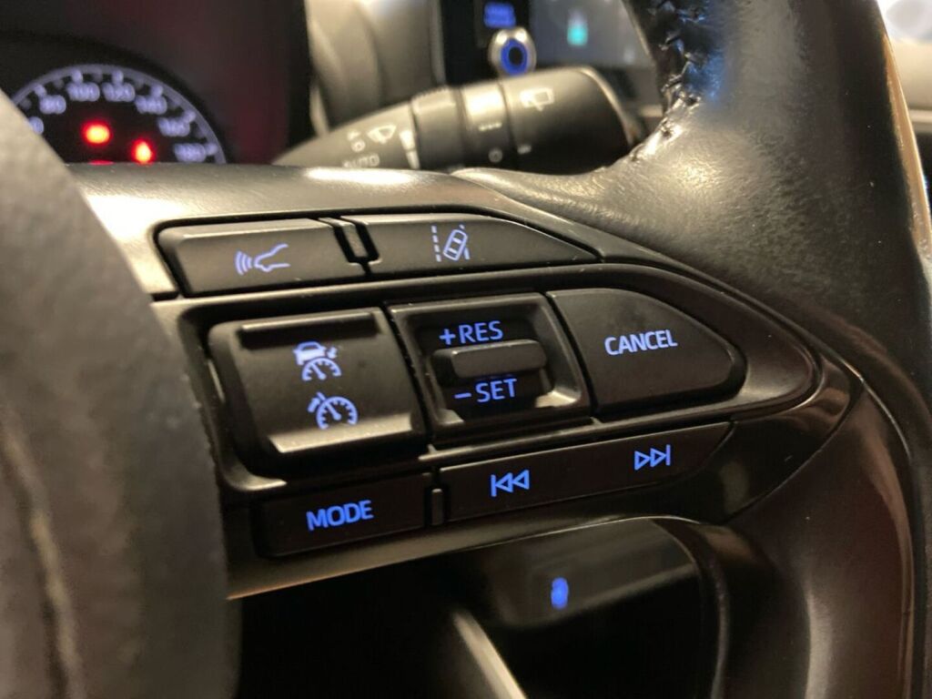Toyota Yaris 2021 Valkoinen