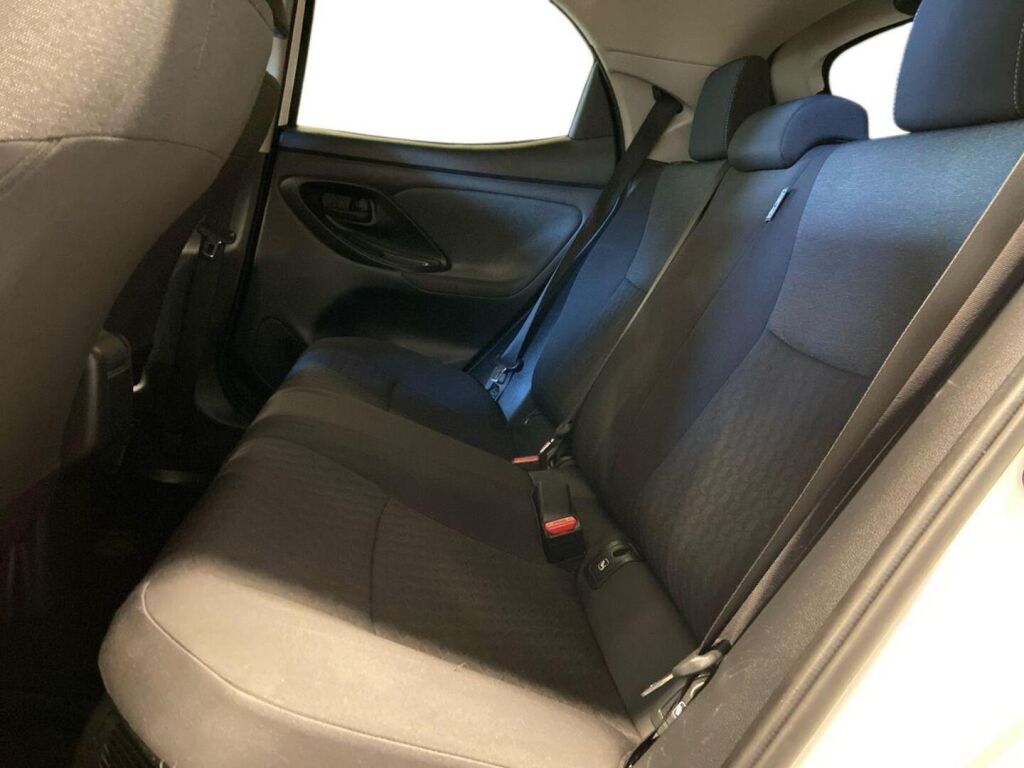 Toyota Yaris 2021 Valkoinen